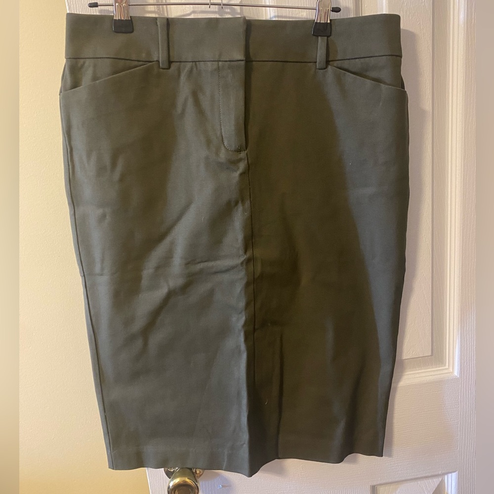 New York & Co green straight skirt